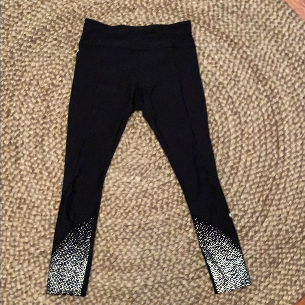 Lululemon size 6. Hard to find!